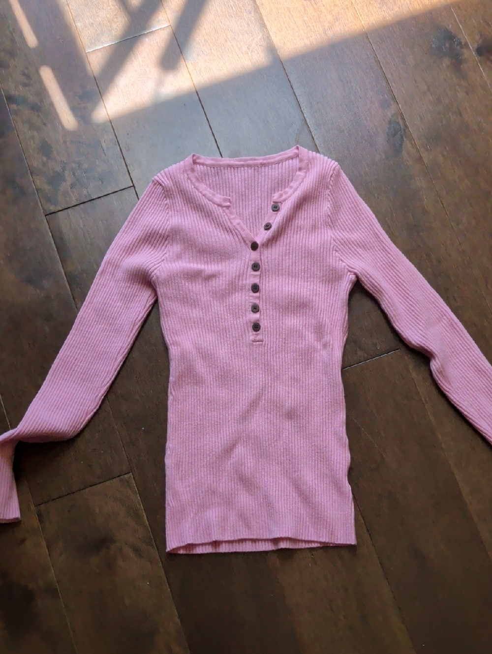 Women's Ribbed Henley Sweater - Pink